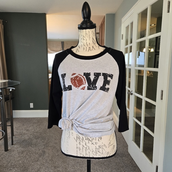 Love Football T shirt - Picture 8 of 10